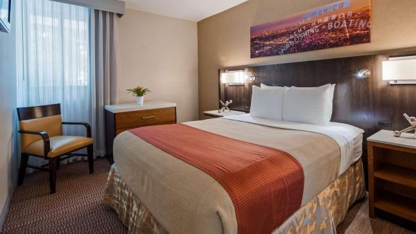 Queen Suite with Jacuzzi